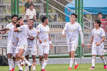 Juan Pablo II se impuso de local y gan� el partido por el Torneo Clausura.