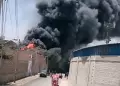 Puente Piedra: incendio de fuertes proporciones consume f�brica de pl�sticos