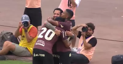 Universitario gan� en el estadio Mansiche.