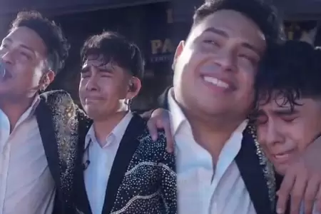 Cantante de La Bella Luz llora en concierto