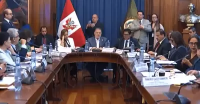 Comisi�n de Constituci�n del Senado aprueba 20 puntos de facultades