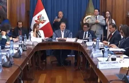 Comisi�n de Constituci�n del Senado aprueba 20 puntos de facultades