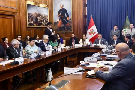 Comisi�n de Constituci�n del Senado aprueba 7 puntos adicionales de facultades