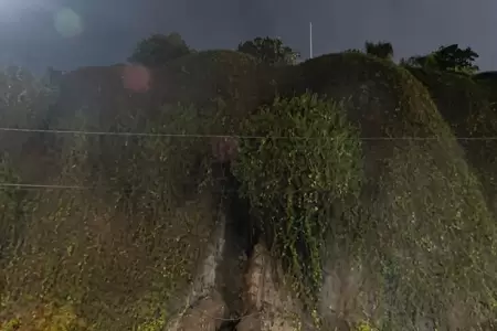 Ca�da de tierra en la Costa Verde