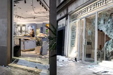 Francia combate la reventa ilegal tras saqueos en tiendas de lujo