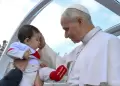 Papa Le�n XIV bendice a beb� con camiseta peruana y se emociona al escuchar grito de fieles por Chiclayo