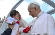 Papa Le�n XIV bendice a beb� con camiseta peruana y se emociona al escuchar grito de fieles por Chiclayo