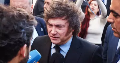 El mandatario arremeti� contra la reportera.