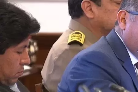 Jos� Manay Pillaca es captado durmiendo