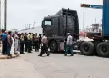 Mujer fallece y su esposo queda grave tras impacto de un cami�n de carga en una avenida del Callao