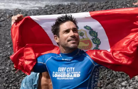 Piccolo Clemente conquista su segundo t�tulo mundial de longboard en El Salvador