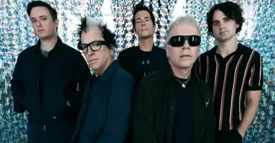 Integrante de The Offspring anuncia su retiro de la banda por problemas de salud