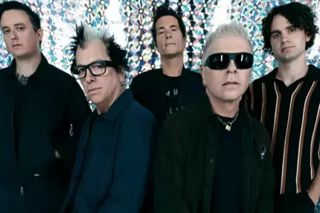 Integrante de The Offspring anuncia su retiro de la banda por problemas de salud