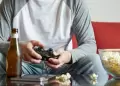 Mujer compraba videojuegos para mantener a su esposo entretenido en casa y alejado de otras mujeres