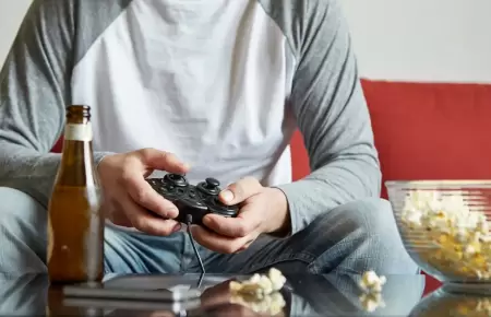 Mujer compr� videojuegos para evitar infidelidad de su esposo.