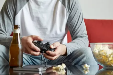 Mujer compr� videojuegos para evitar infidelidad de su esposo.