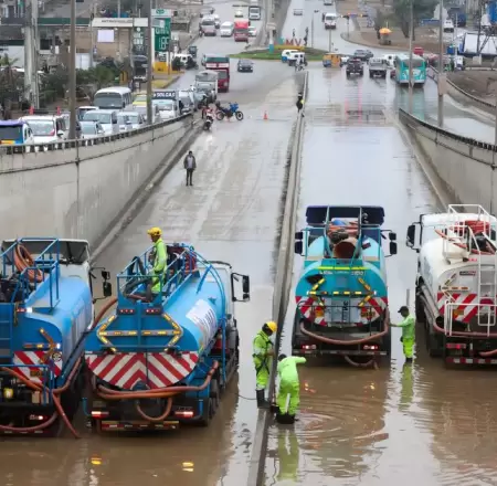 Lluvias vuelven a inundar bypass de Pachac�tec