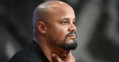 Vincent Kompany se desplom� y fue llevado de emergencia
