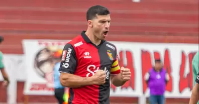 Bernardo Cuesta celebra su gol ante UTC.