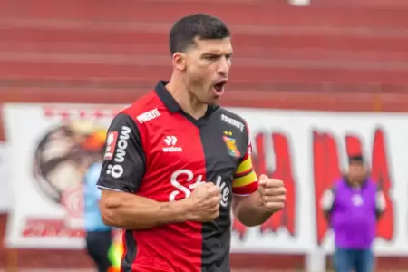 Bernardo Cuesta celebra su gol ante UTC.