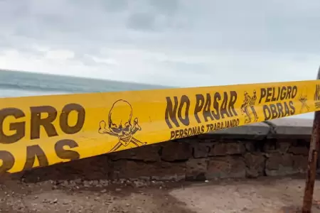 Vecinos y comerciantes de la playa La Herradura reportan siete postes a punto de