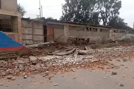 Colapsa pared del colegio Jos� Carlos Mari�tegui en Villa El Salvador