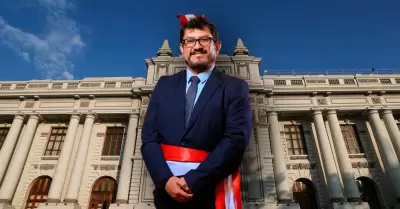 Congreso cita al ministro por puentes deteriorados.