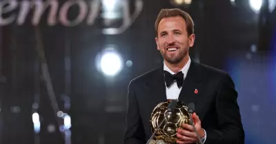 Harry Kane con el trofeo del Bal�n de Oro 2026.