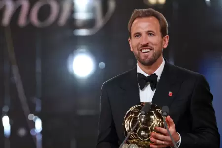 Harry Kane con el trofeo del Bal�n de Oro 2026.