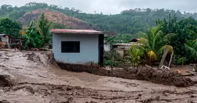 El caudal destruy� viviendas en Cusco.