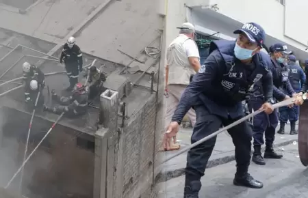 Controlan incendio en Cercado de Lima.