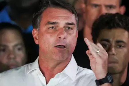 Est� previsto que ma�ana hable con la prensa.