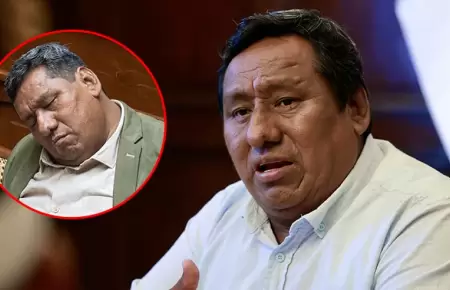 Senador Hugo Ccahuana se qued� dormido en el Congreso