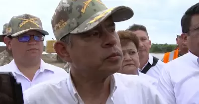 Luis Galarreta supervisa descolmataci�n del r�o Tumbes