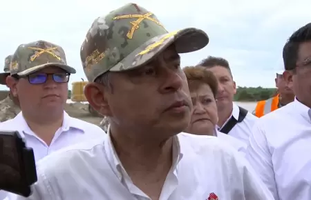 Luis Galarreta supervisa descolmataci�n del r�o Tumbes