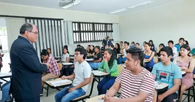 Gobierno aprueba nuevos sueldos para docentes de universidades p�blicas