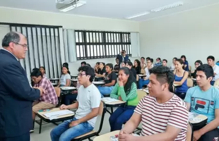 Gobierno aprueba nuevos sueldos para docentes de universidades p�blicas