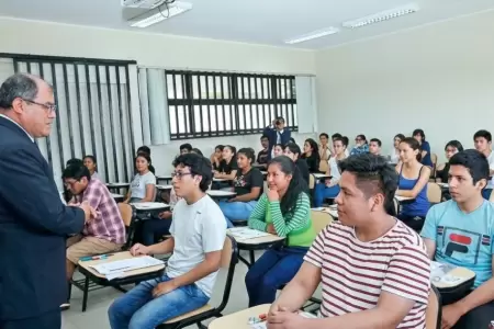 Gobierno aprueba nuevos sueldos para docentes de universidades p�blicas