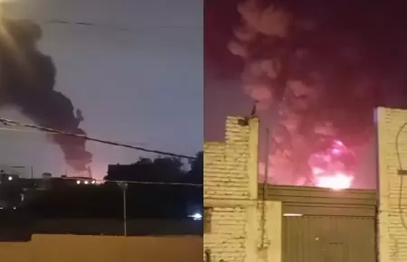 Incendio en f�brica de pl�sticos en Puente Piedra